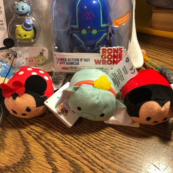 Disney toys and Golden Book bundle - Picture 5 of 8